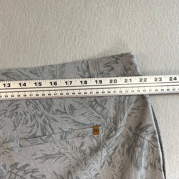 Travis Mathew Mens 42 Jaguar Heather Quiet Shade Floral Print Golf Shorts Flat - Picture 7 of 8